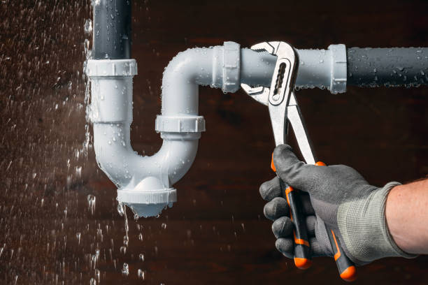 Professional Leak Detection technician working in Norwell, MA